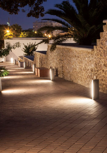 BOLLARD LUMINAIRES